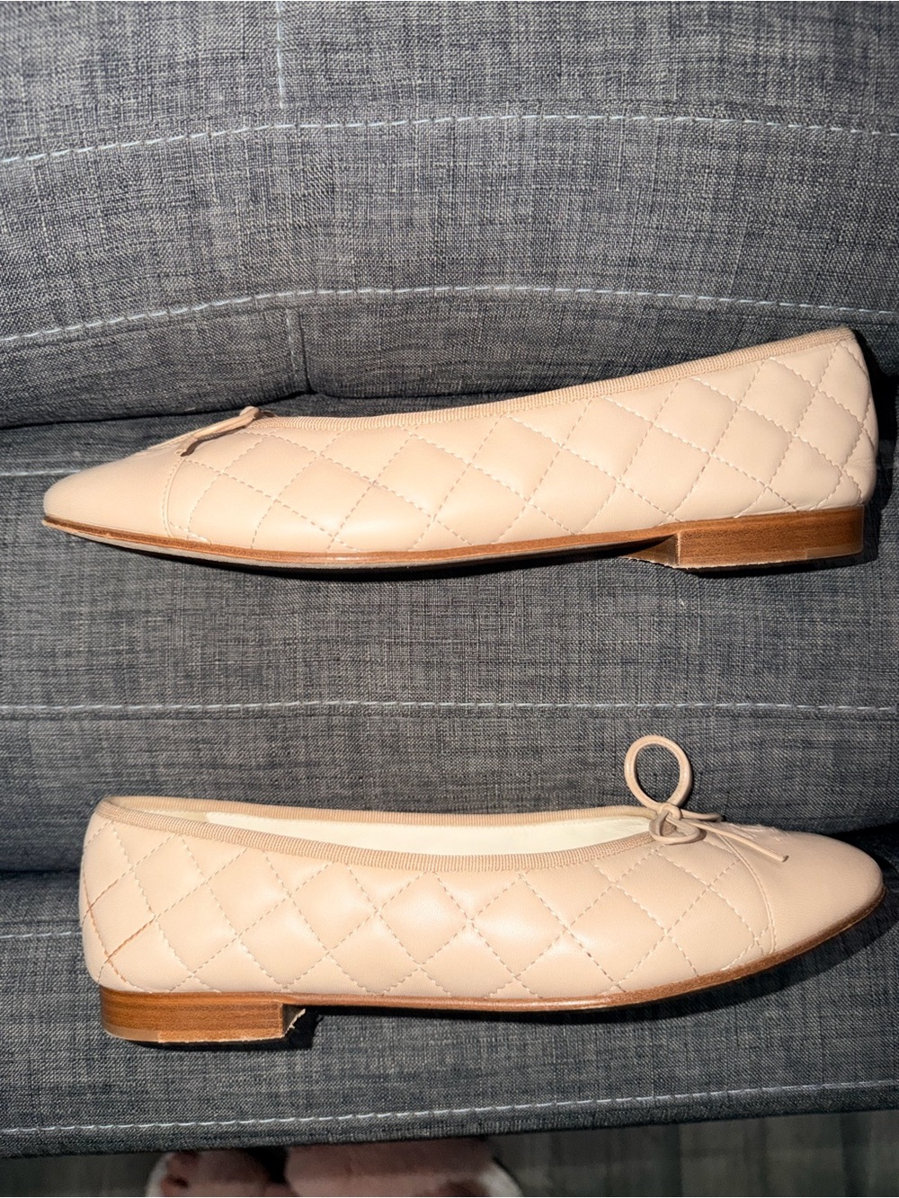 CHANEL Blush Beige Quilted Leather Ballet Flats with CC Bow - Picture 4 of 8